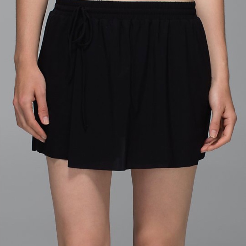Lululemon Dance to Yoga Skort Size 6 - Picture 6 of 6